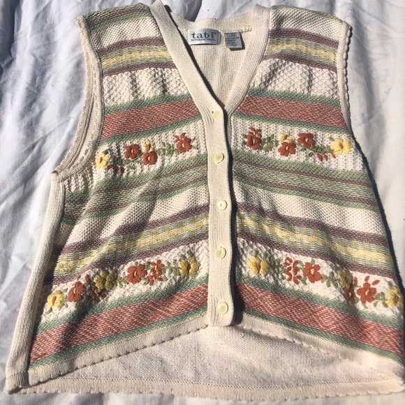 granny style top (floral) - Picture 2 of 10